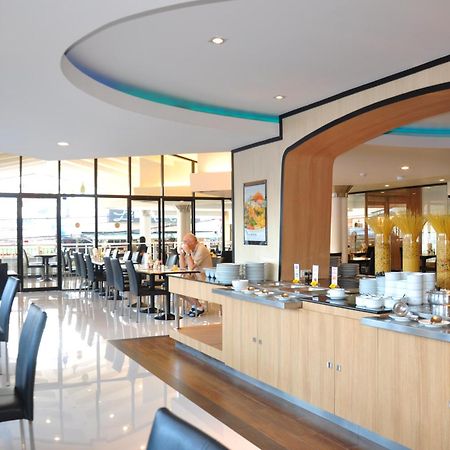 Flipper Lodge Hotel - Sha Extra Plus Pattaya Ngoại thất bức ảnh