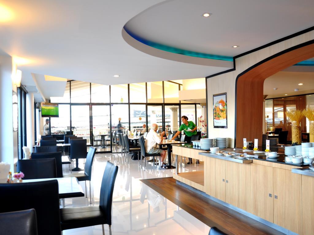 Flipper Lodge Hotel - Sha Extra Plus Pattaya Ngoại thất bức ảnh
