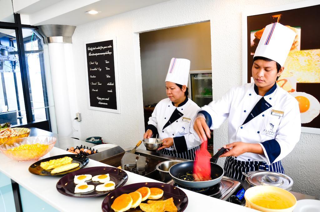 Flipper Lodge Hotel - Sha Extra Plus Pattaya Ngoại thất bức ảnh