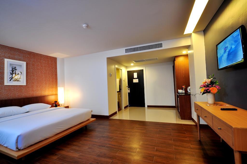 Flipper Lodge Hotel - Sha Extra Plus Pattaya Ngoại thất bức ảnh