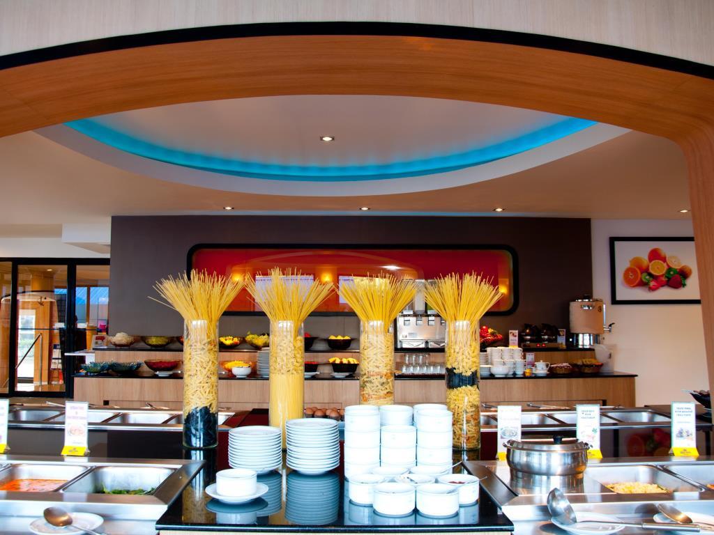 Flipper Lodge Hotel - Sha Extra Plus Pattaya Ngoại thất bức ảnh