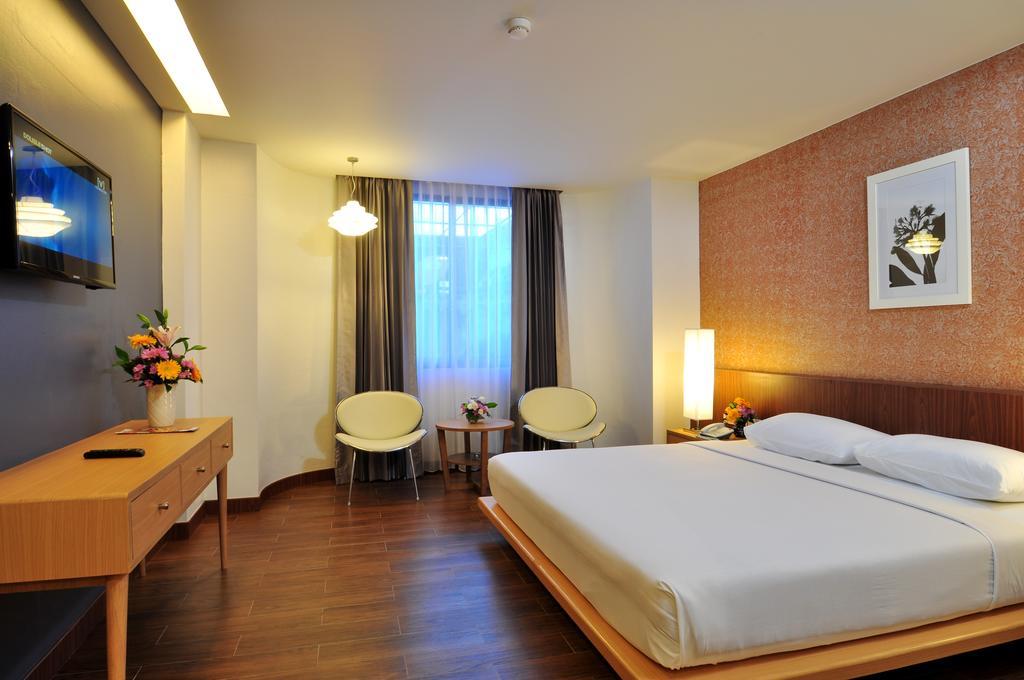 Flipper Lodge Hotel - Sha Extra Plus Pattaya Ngoại thất bức ảnh