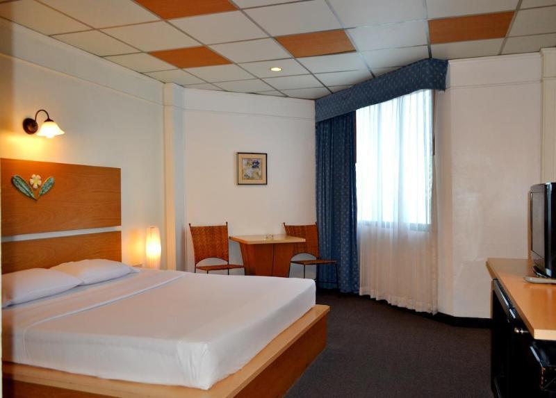 Flipper Lodge Hotel - Sha Extra Plus Pattaya Ngoại thất bức ảnh