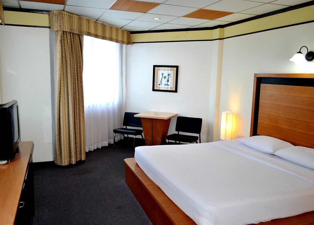 Flipper Lodge Hotel - Sha Extra Plus Pattaya Ngoại thất bức ảnh