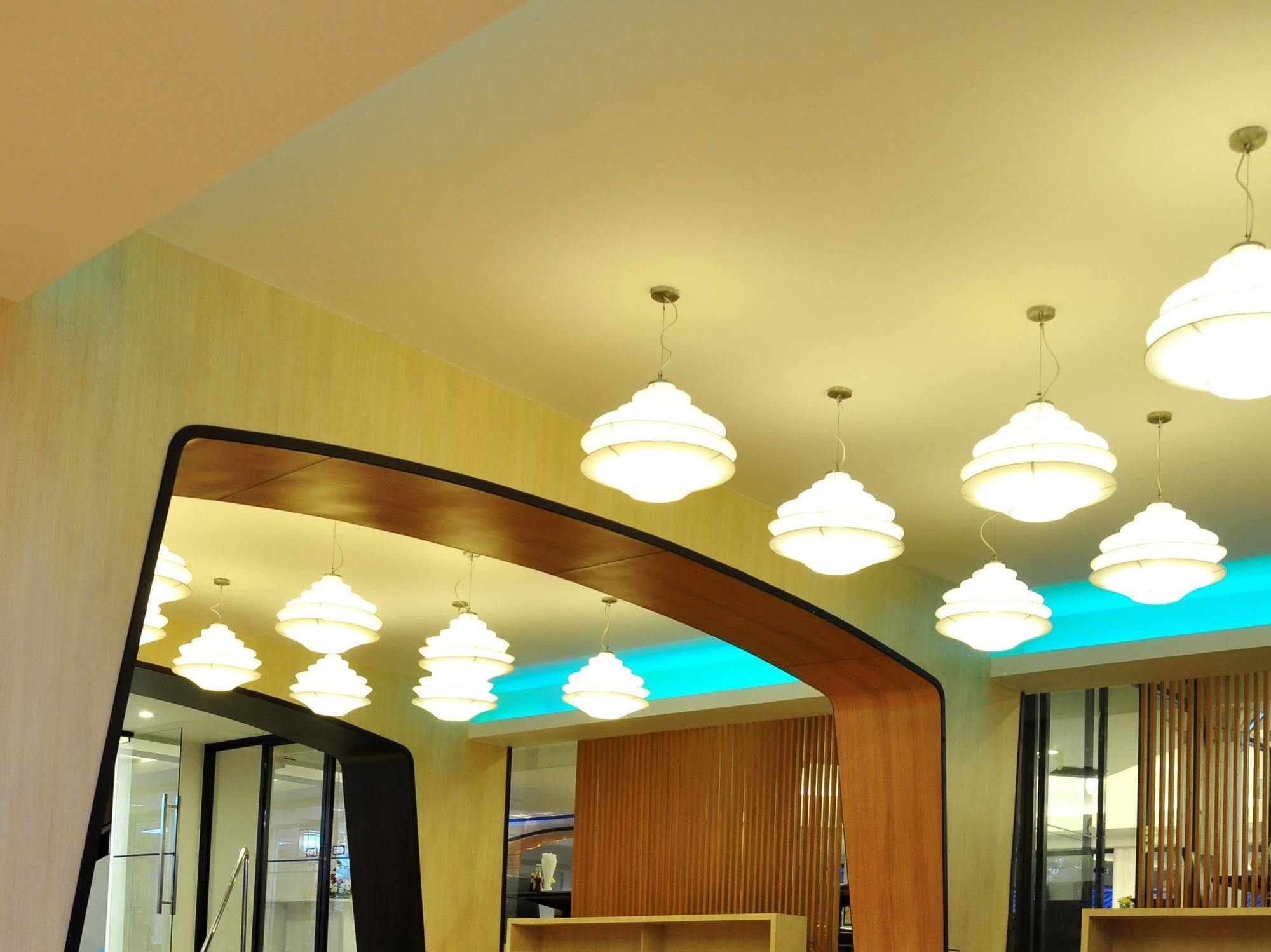 Flipper Lodge Hotel - Sha Extra Plus Pattaya Ngoại thất bức ảnh