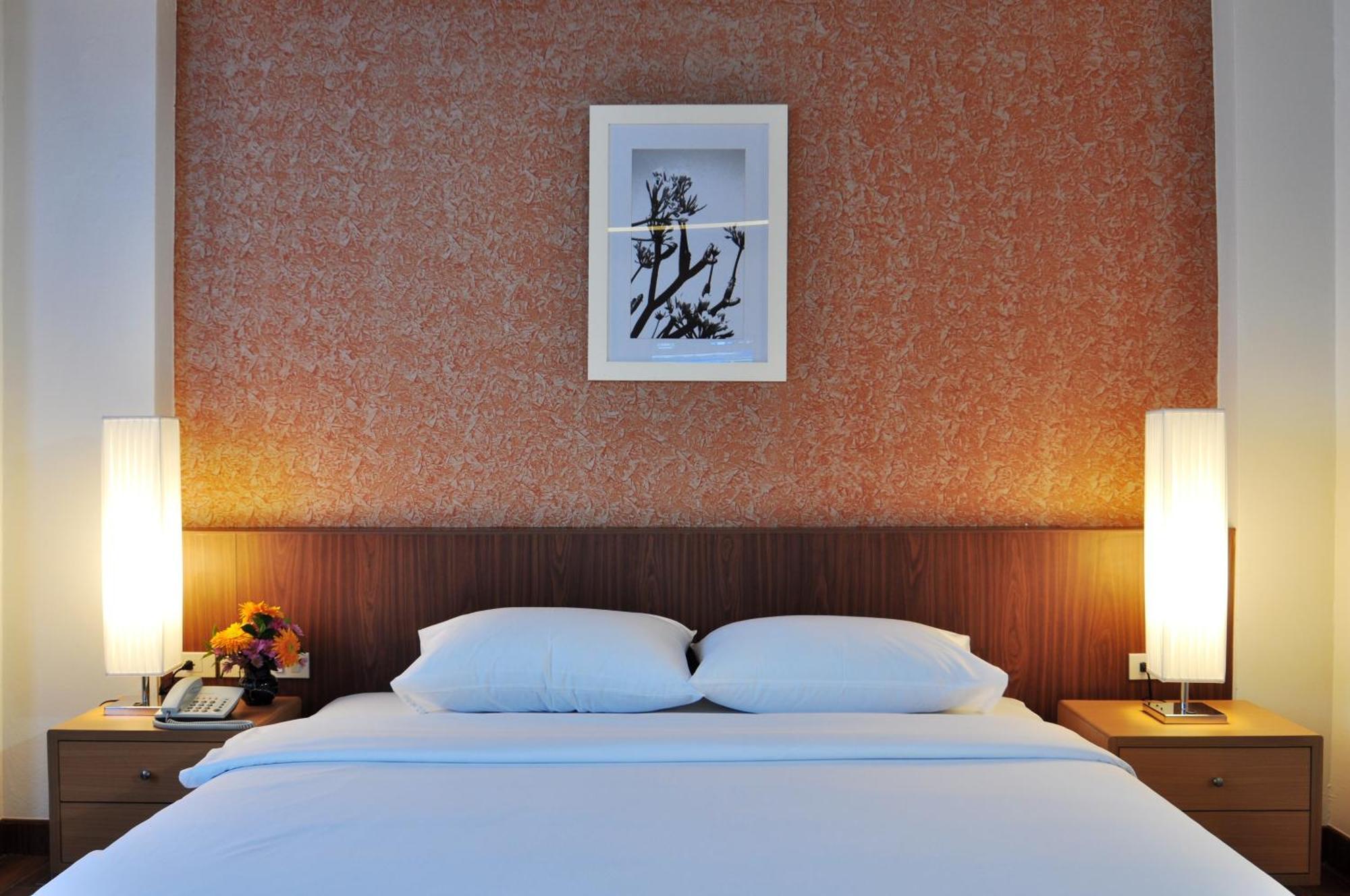 Flipper Lodge Hotel - Sha Extra Plus Pattaya Ngoại thất bức ảnh