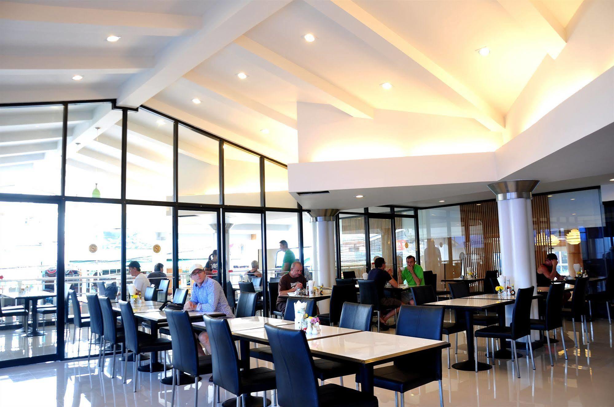 Flipper Lodge Hotel - Sha Extra Plus Pattaya Ngoại thất bức ảnh