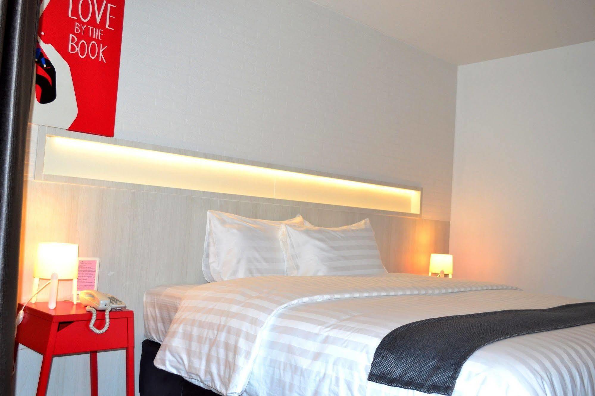 Flipper Lodge Hotel - Sha Extra Plus Pattaya Ngoại thất bức ảnh