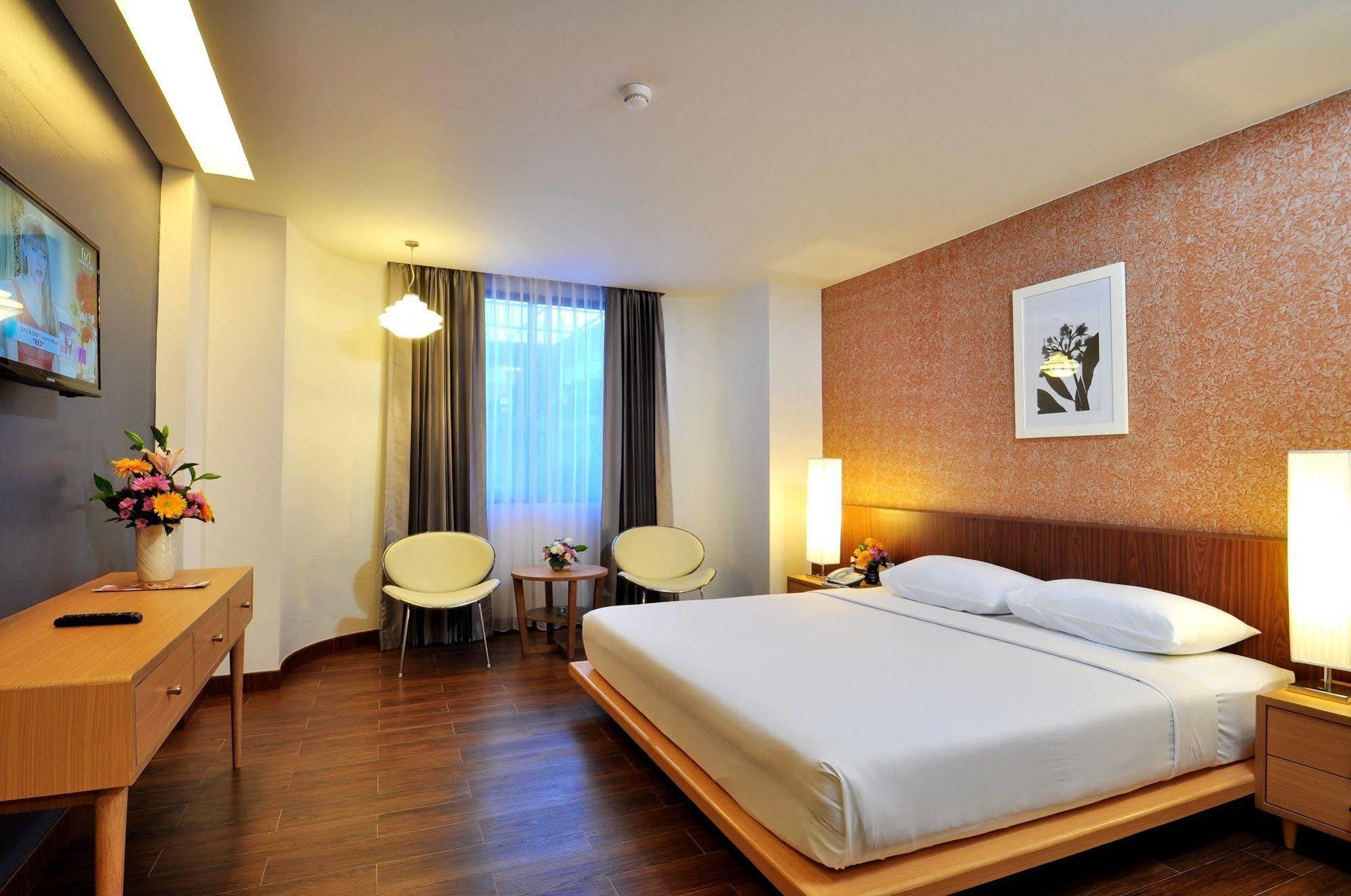 Flipper Lodge Hotel - Sha Extra Plus Pattaya Ngoại thất bức ảnh