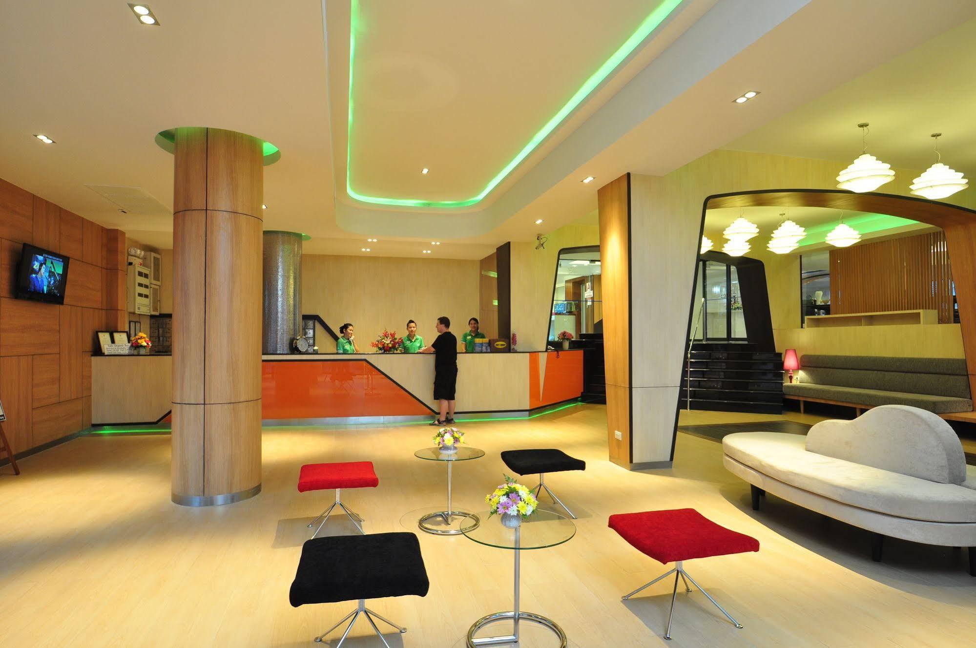 Flipper Lodge Hotel - Sha Extra Plus Pattaya Ngoại thất bức ảnh